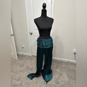 Linda Green Pleated Pants